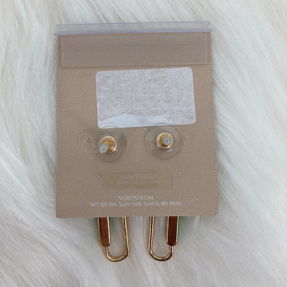 14TH & UNION - OS - NWT Golden and Green Earrings - Picture 3 of 3